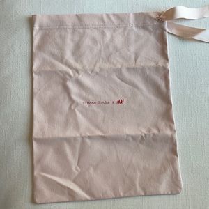 Simone Rocha X H&M collaboration pink dust bag